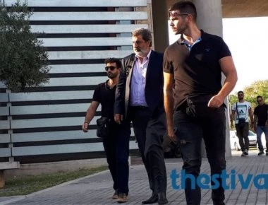 Με συνθήματα από το ΠΑΜΕ η υποδοχή Πολάκη στη Θεσσαλονίκη (βίντεο)